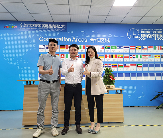 歐蒙家居客戶合影