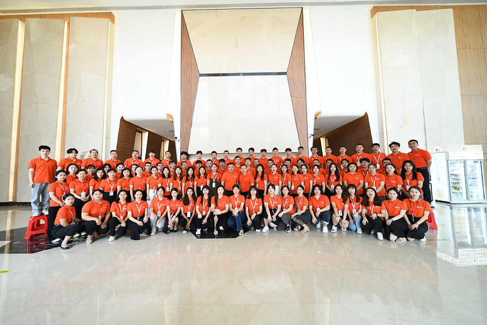 兄弟公司大合照(zhào)